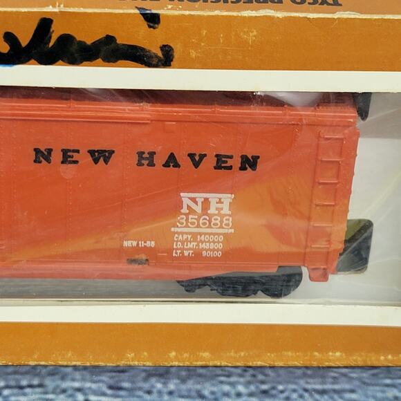 Vintage Tyco New Haven 50ft Foot Plug Door Box Car H.O scale orange/black - Picture 4 of 7